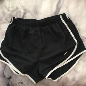 Black nike tempo shorts